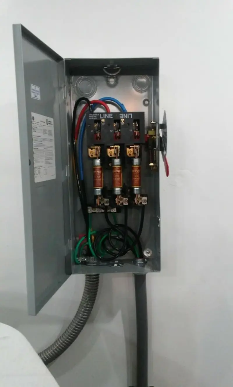 Three-phase disconnect switch installed for Smoke Detector Installation in Hadley